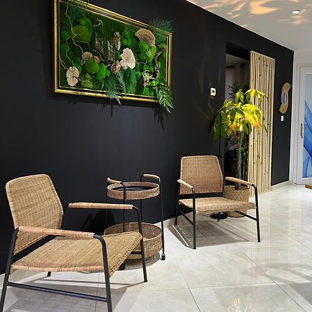 Pink Tropical Champagne Apartment Реймс Екстериор снимка